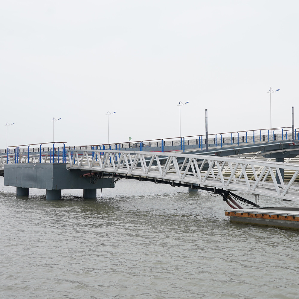 Good Stability Aluminum Alloy Gangway Ramps With 15-20 Years Lifespan Marina Dock Floating Yacht Ship Boat Pontoon Use