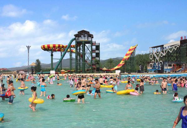 Customized Water Park Equipment Exciting Swwiming Pool Fiberglass Waterslides