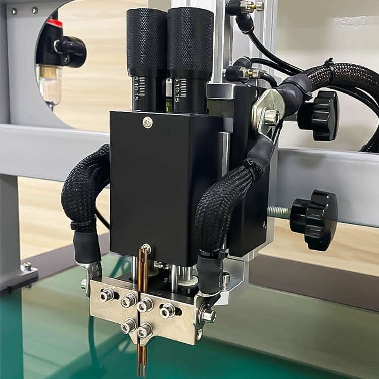 Cylindrical 21700 Lithium Battery Spot Welding Machine 800A Current Adjustable
