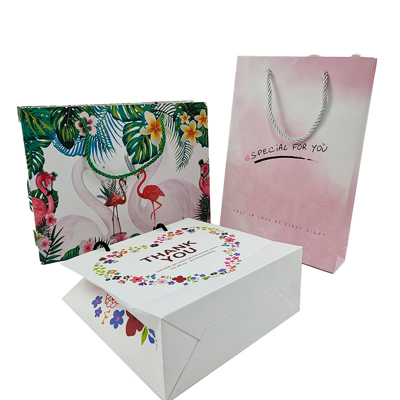 High Quality Recyclable Customize Design Fancy String Handle Shopping Paper Bag
