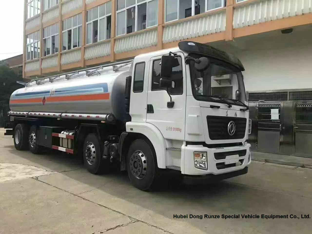 KINLAND Mobile Refueling Oil Tanker Truck , 3 Ton Gasoline Delivery Truck