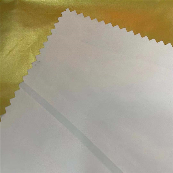 100% Polyester Gold Foiled Winter Breaker Fabric 50D*50D 100gsm 150cm Waterproof