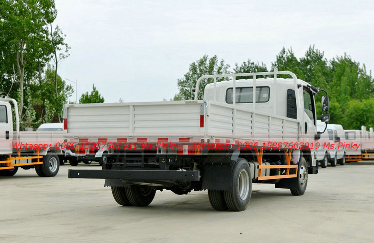 Good Quality Single Row Cabin 92HP Carrying Plus JMC Car 2.5Tons Cargo Truck Cheaper Price for Sales