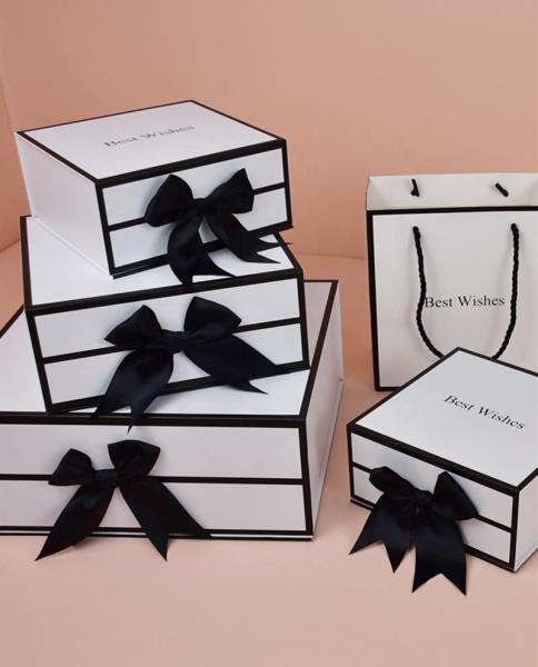 Foldable Paperboard Perfume Wedding Gift Packaging Box With Ribbon Magnetic