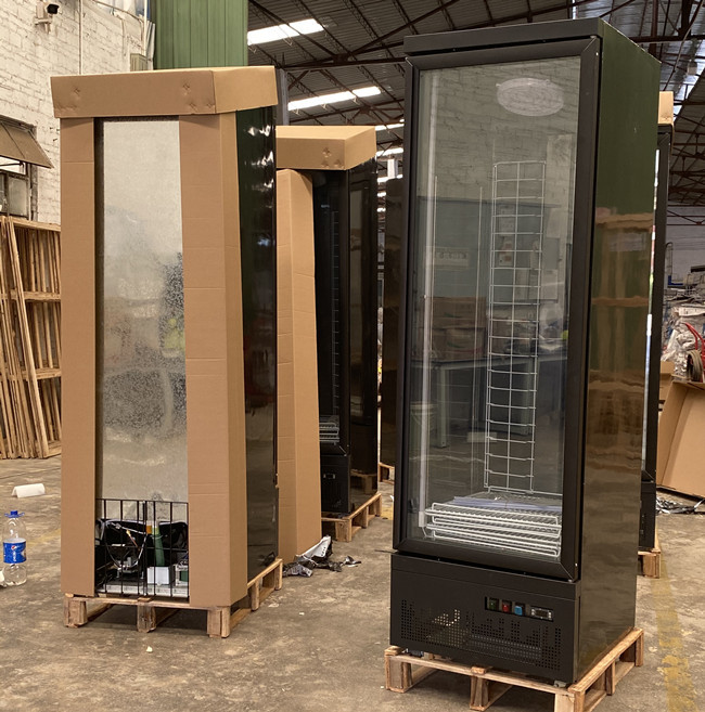 Commercial Vertical Glass Door Refrigerated Cooler For Supermarket