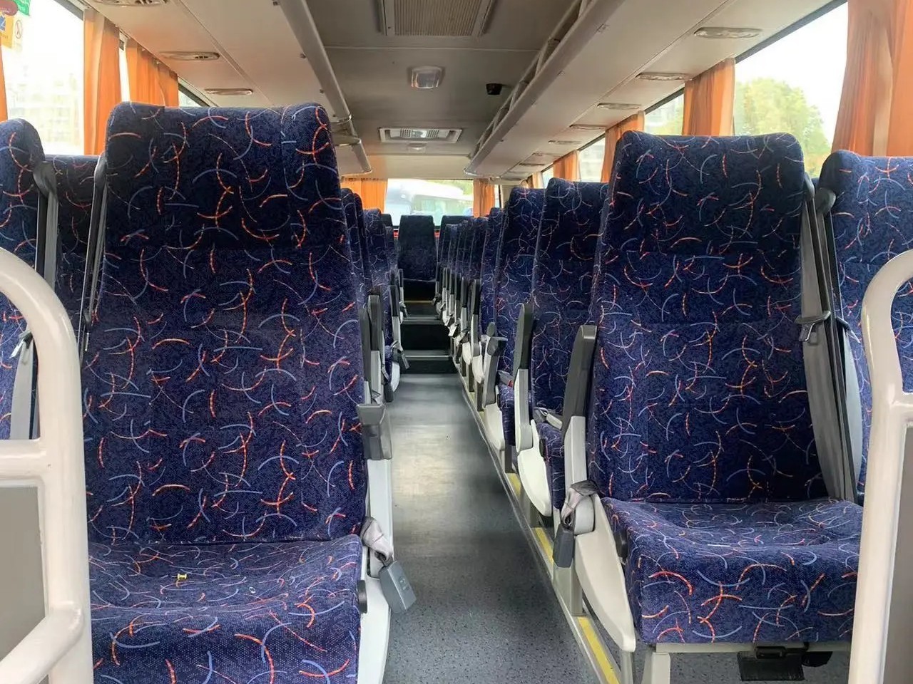 Used Coach Bus 90% New 48 Seats 2nd Hand Drive Golden Dragon XML6112 Weichai Engine 100km/ H