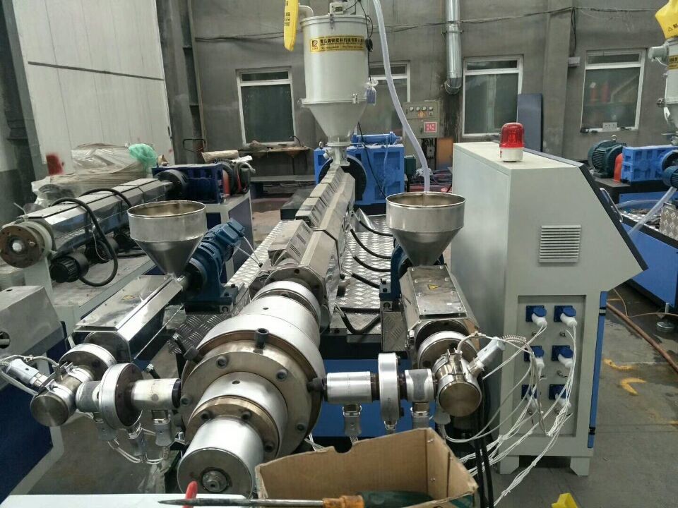 16mm To 63mm PE Plastic Pipe Extrusion Line Three Layer PE Pipe Extrusion Machine