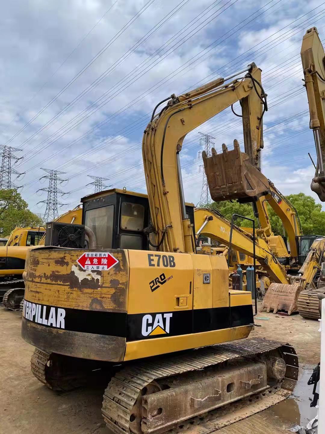 Yellow 7TON Used Excavator 110 Power 0.5m3 Bucket Capacity 3500 Working Hours