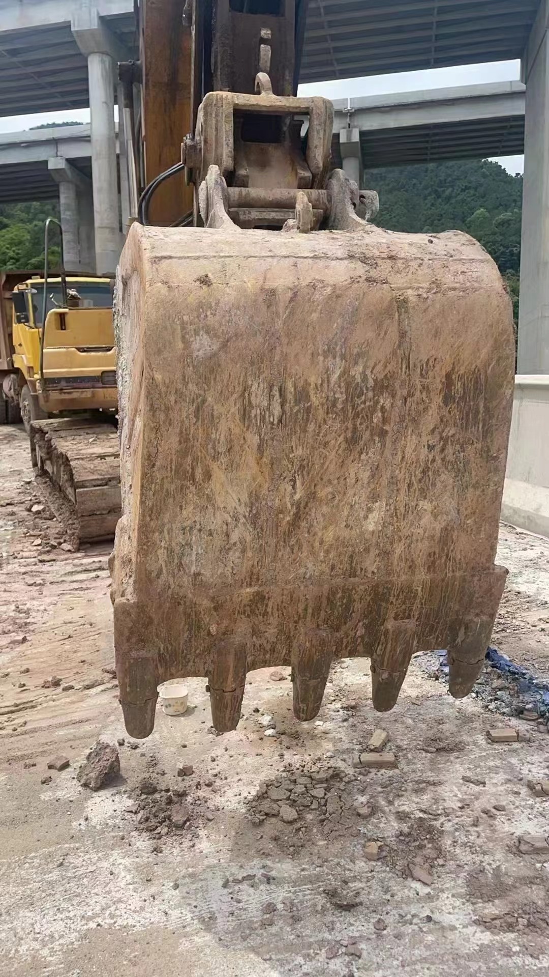 Original imported Caterpillar 320B excavator used for export and sale