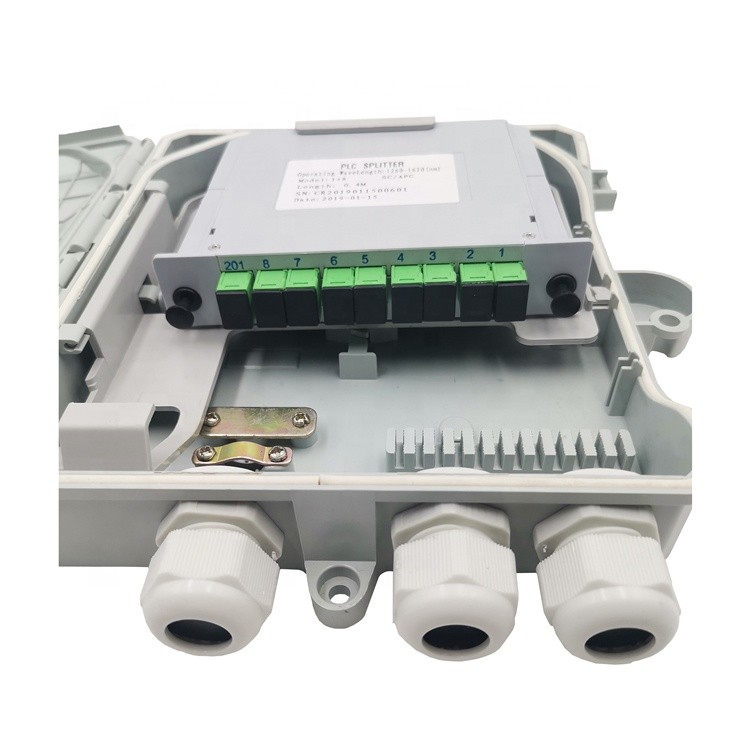 Wall Mounted Fiber Optic Distribution Box 1x8 PLC Splitter