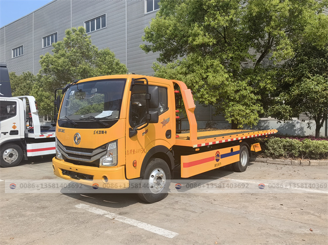China Rollback Flatbed Wrecker Tow Truck Towing Car Recovery Truck One to Two Equipment