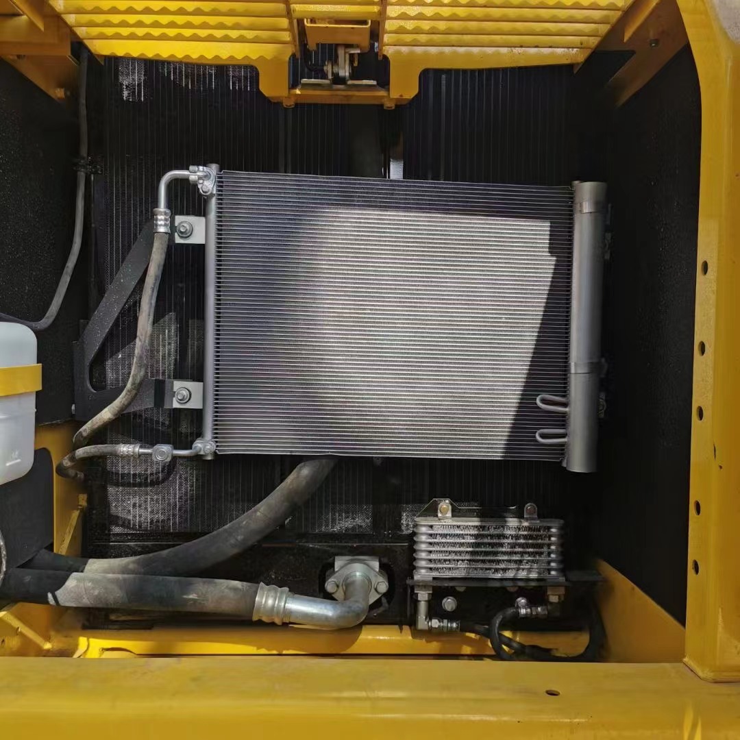 0.8m3 2021 Used Komatsu Excavator PC200-6/7/8 With Cummins Engine