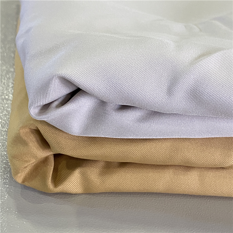 90GSM RPET Gabardine Fabric for Clothing GRS Certified Customizable Density Woven Technics