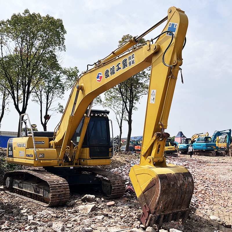 Used Komatsu PC200 Excavator 20 Ton Weight 1m3 Bucket Capacity 110kw Rated Power