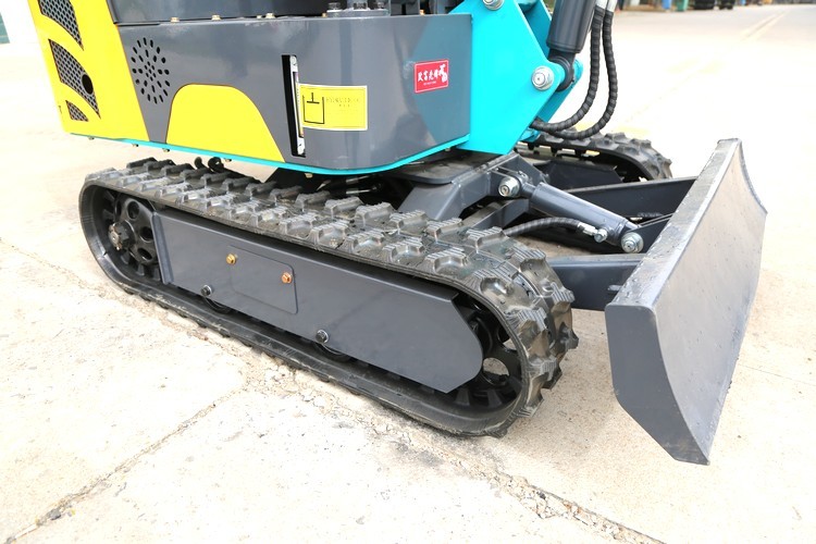 Compact Digger CE Standard 1700kg Diesel Mini Excavator For Farm Use