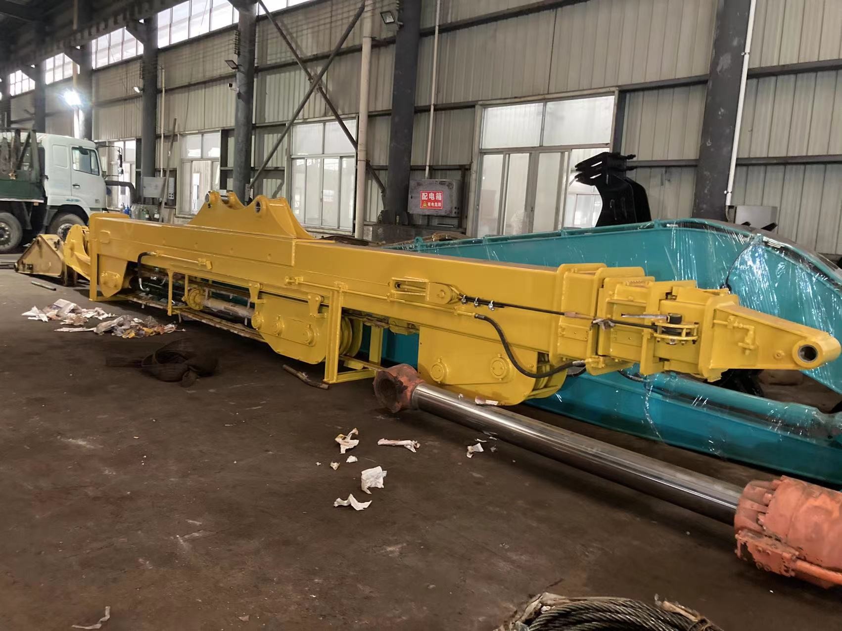 Komatsu PC360 Clamshell Telescopic Arm 25 Meters Multipurpose