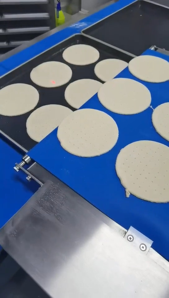 Automatic Flatbread Pizza Base Production Line 3PHPizza Dough Press Machine