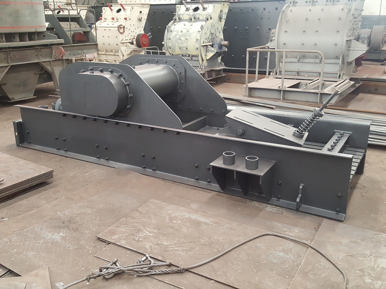 13Kw*2 GZT 1560 Vibrating Feeder Machine Electromagnetic Vibratory Feeder With Speed Controller