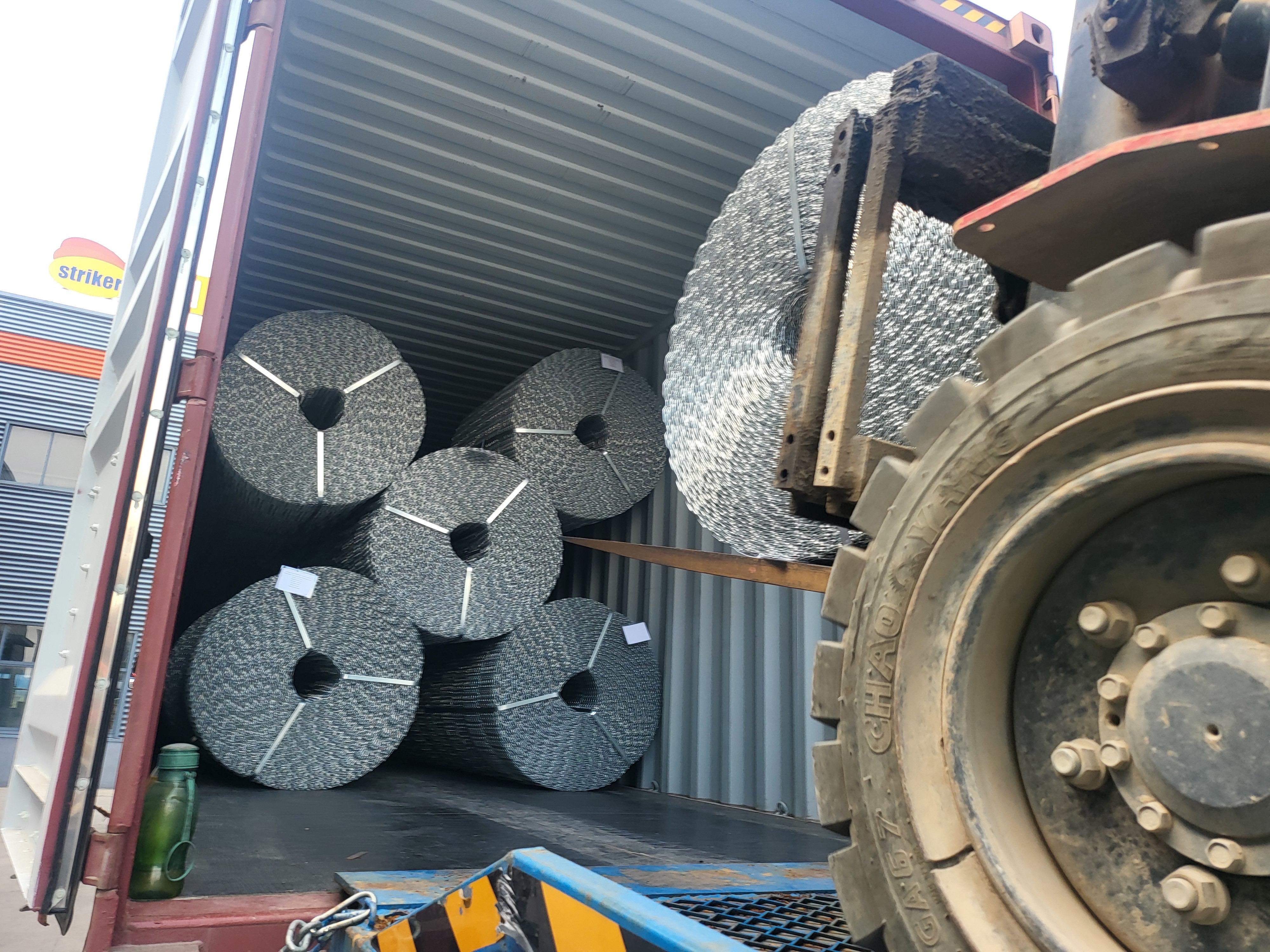 Eight Lines Welded Concrete Weight Coating Mesh / Q235 CWC reo mesh roll