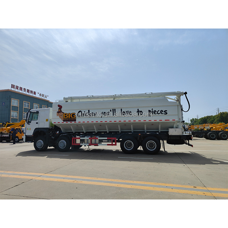Sinotruk LHD RHD Livestock Feed Truck Animal 6X4 Bulk Feed Truck