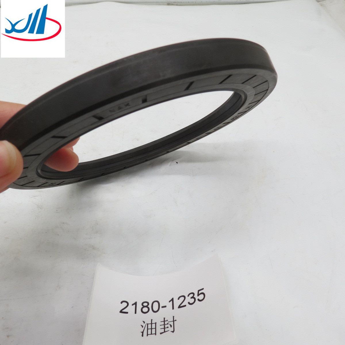 High Quality Shacman Spare Parts Oil Seal 2180-1235 16x16x1.5 Cm 0.2 Kg