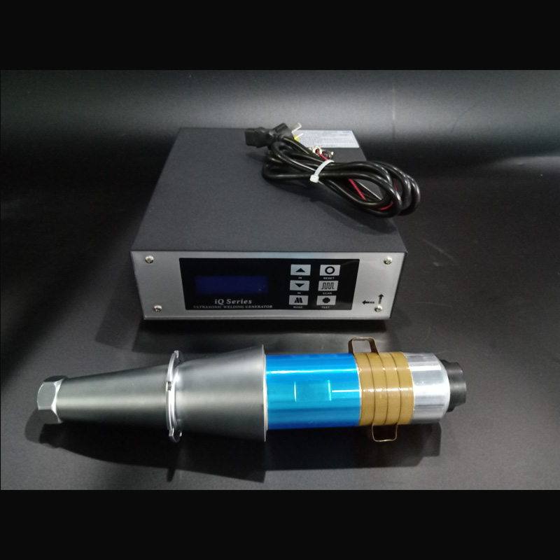 2000W/20khz ultrasonic welding generator price with welding transducer for welding plastic machine