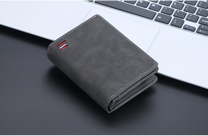 Men's Medium Size RFID Blocking Leather Wallet with Zipper and Credit Card Holder