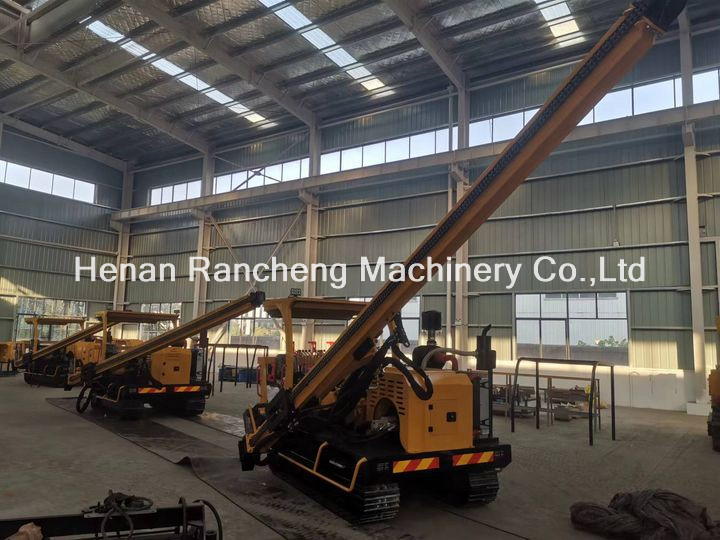 Solar Pile Driver RCH530D For 70KW Diesel Engine /Min Flow Rate Of Hydraulic System
