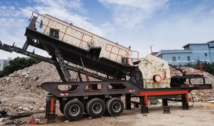 Mobile Construction Waste Crusher Station Plant Rock Gravel Crushing