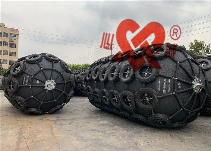 2.5m Diameter Floating Dock Fenders , Rubber Fenders For Boats