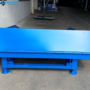 Factory New 3T Mobile Loading Container Ramp for Forklift Warehouse Movable Dock