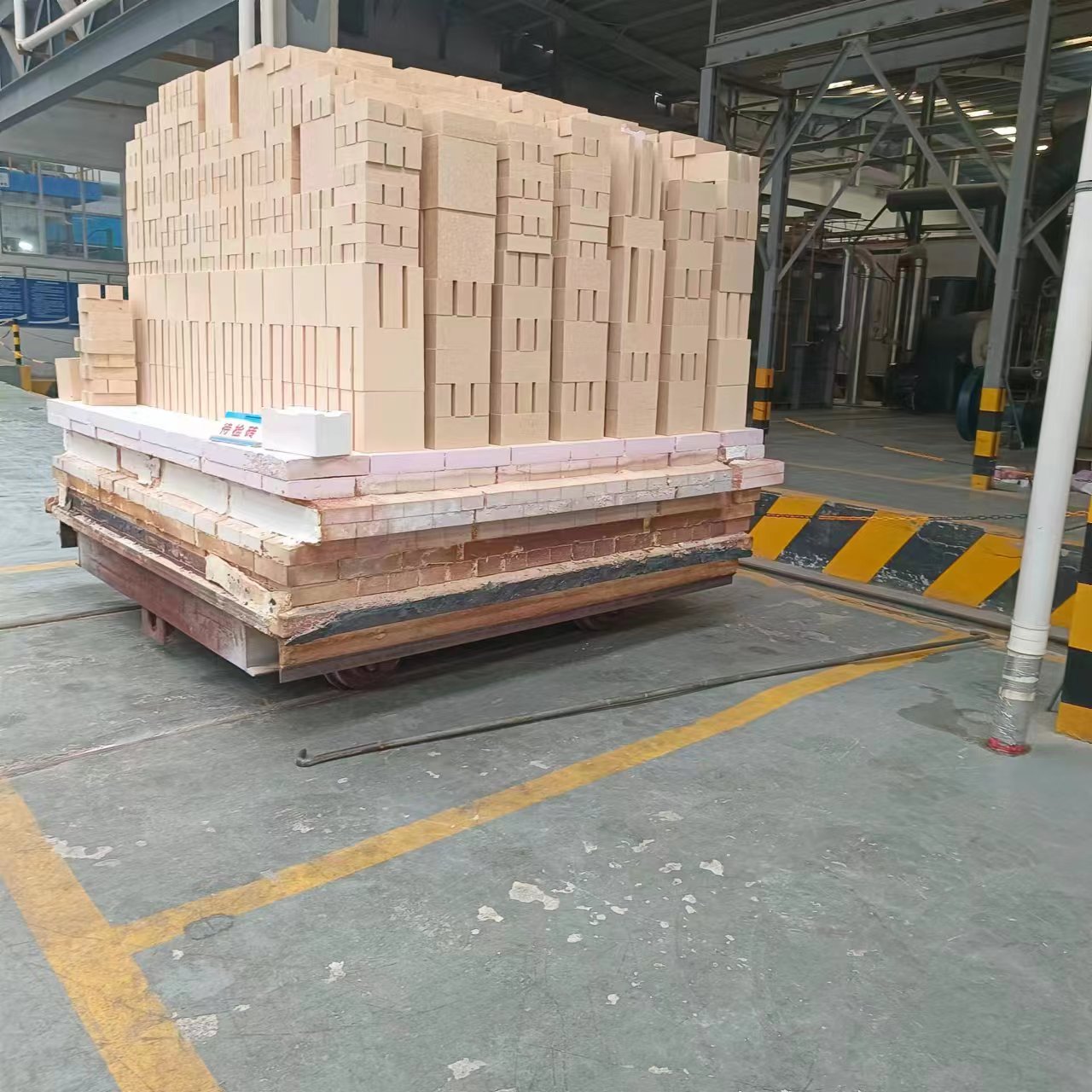 Firebrick Showcases High Density Zircon Mullite Refractory Brick for Glass Furnace