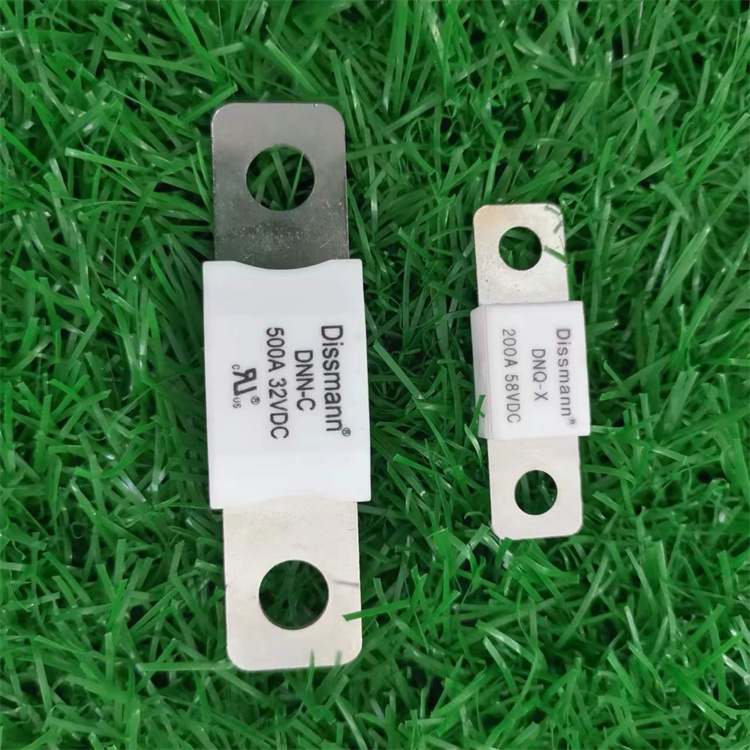 Low Voltage Ceramic Automotive Fuses DC32V UL Certified Flat Plug Fuse Made in China