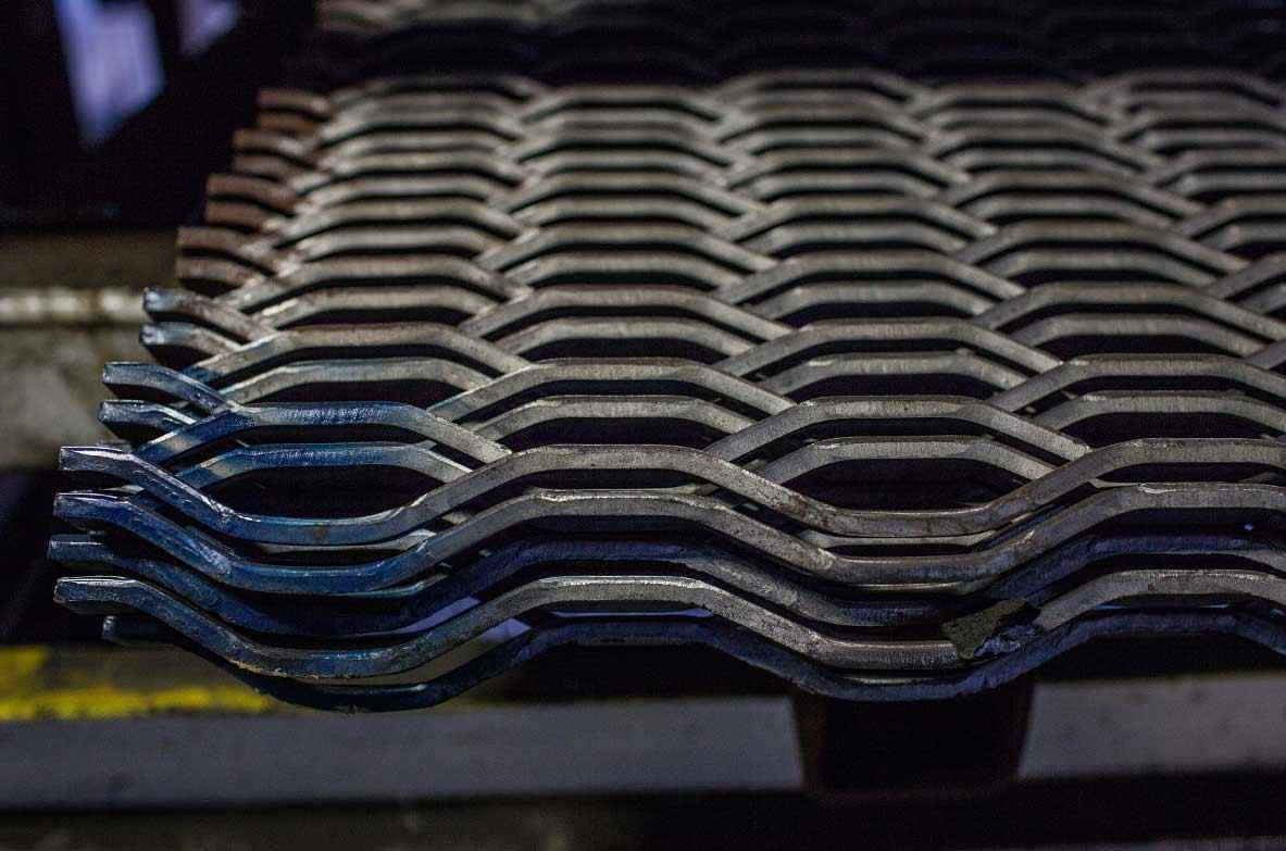 Heavy Duty Hot Dipped Galvanized Steel Expanded Metal Diamond Mesh For Safe Walkways