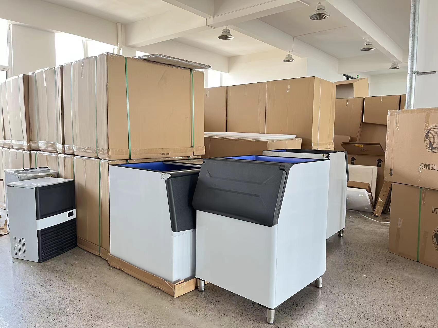 300-500kg/24h Automatic Ice Cube Maker for Cooling Drinks in Stainless Steel Material