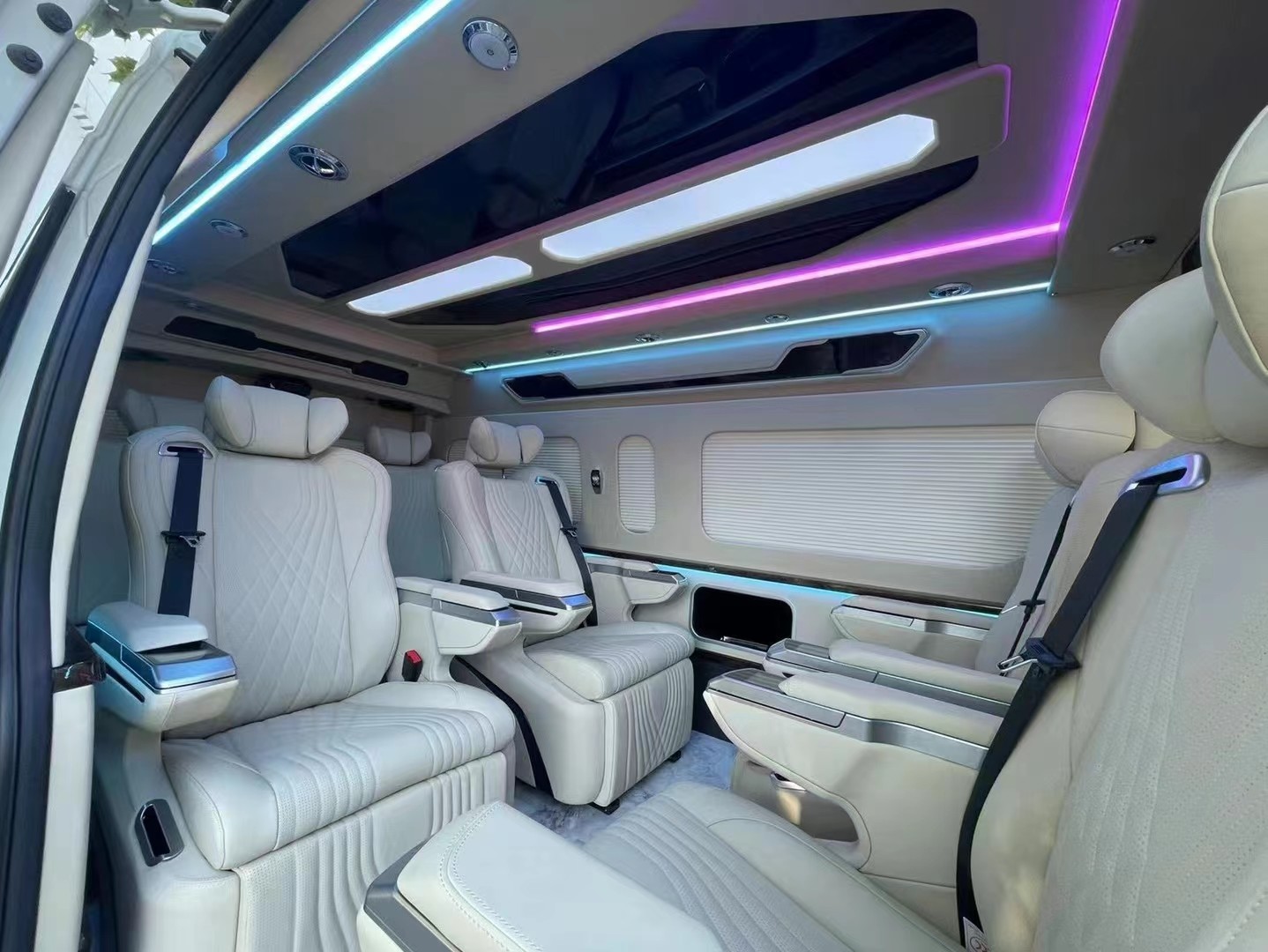 9 Seats Gasoline Toyota Hiace With Luxury Seat New Arrived Mini Bus