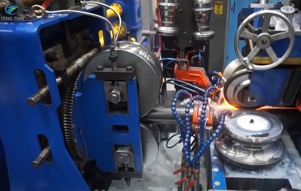 600kw ERW Pipe Mill Machine Full Digitized Control