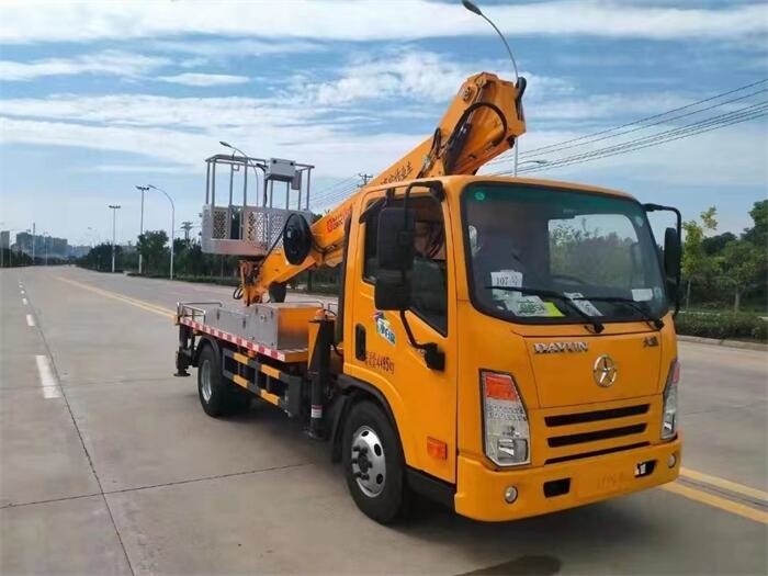 Euro 5 High Lifting Platform Truck In With 2.30 L Displacement