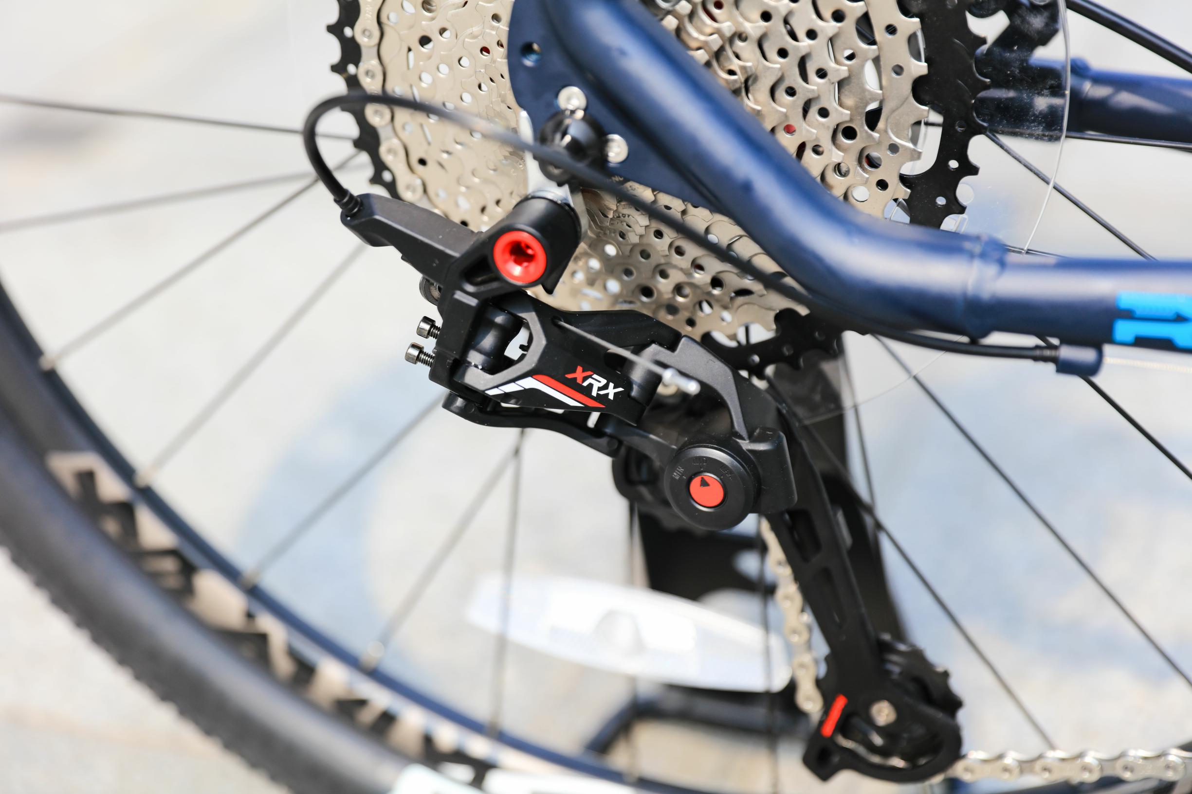 27.5 Inches Mountain Bike with Hydraulic Disc Braking System and Lightweight Design