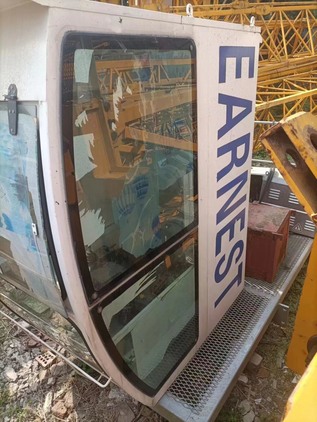 Earnest 2020 Used Tower Crane 6015 with Dismounted Sections for Sale