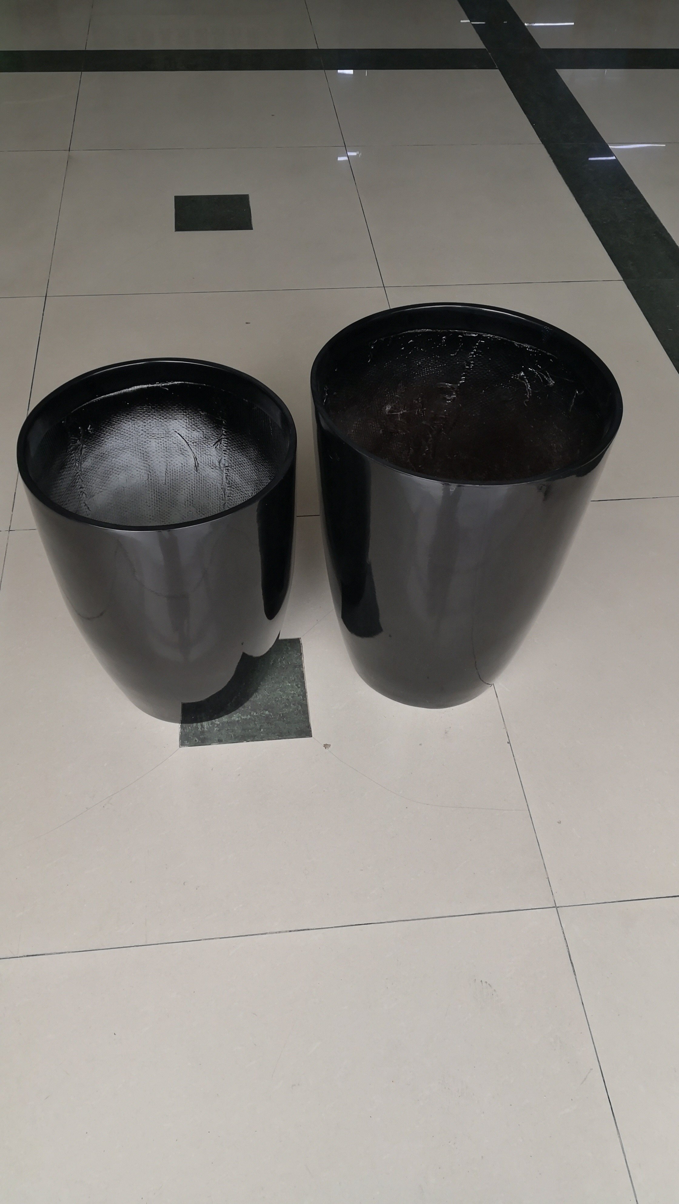 Round Large Fiberglass Flower Pots for Outdoor Street Landscape