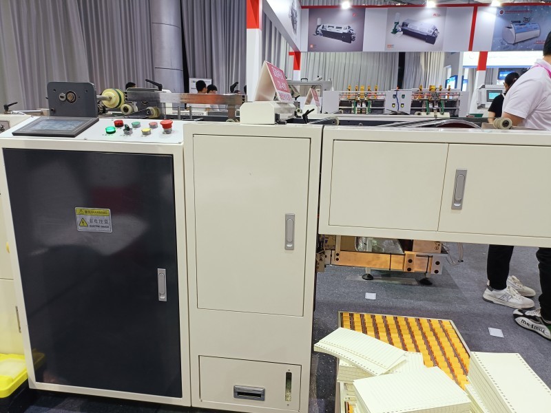 High Speed Full Automatic PP And PVC Cover Punching Machine Max Punching Thinckness 3mm One Minute 150 Times
