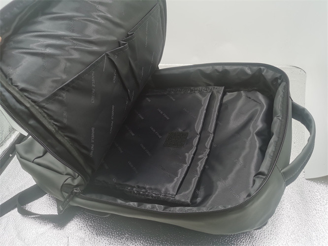 Soft Handle Custom Laptop Backpack with Laptop Compartment and 4-7 Pockets