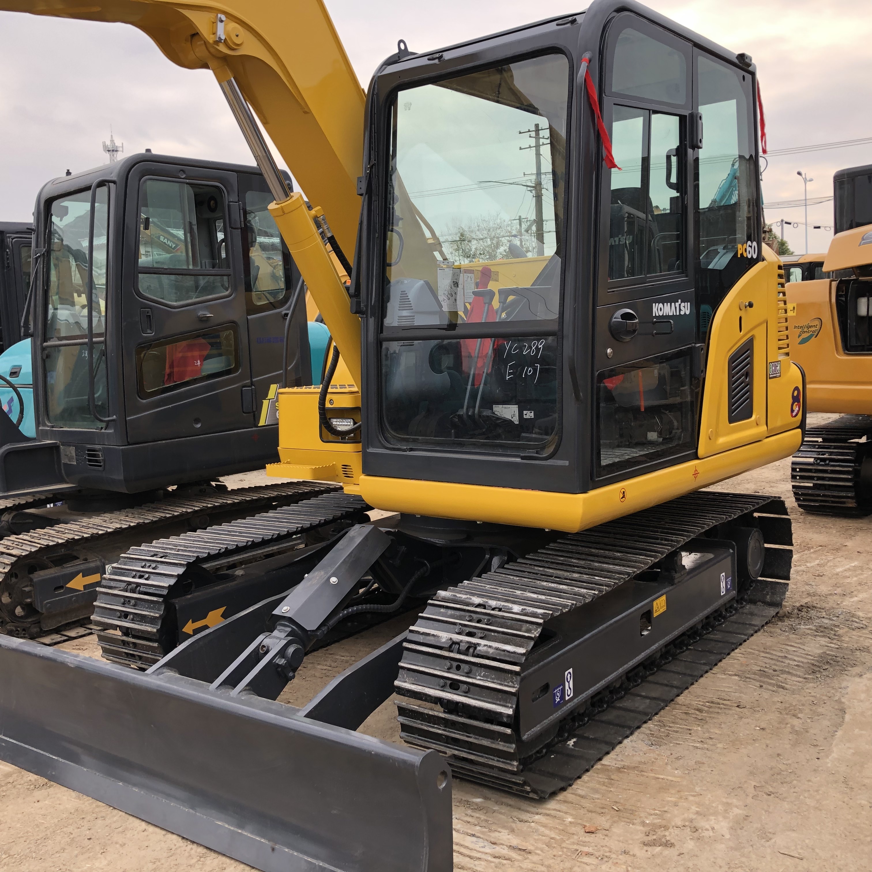 Komatsu PC60 Excavator Used Komatsu PC60 Crawler Excavator With Dozer Blade