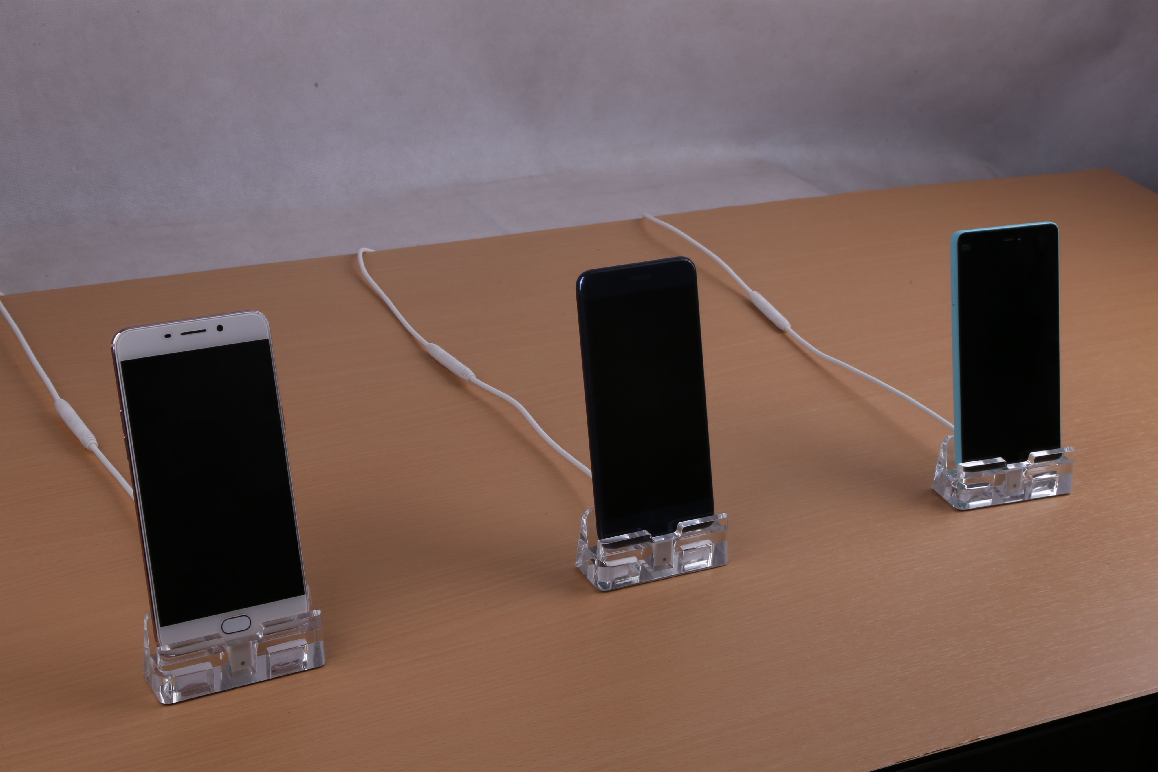 COMER Tablet pc anti-slip acrylic display cradles with alarm controller box for mobile phone retail stores exhibition