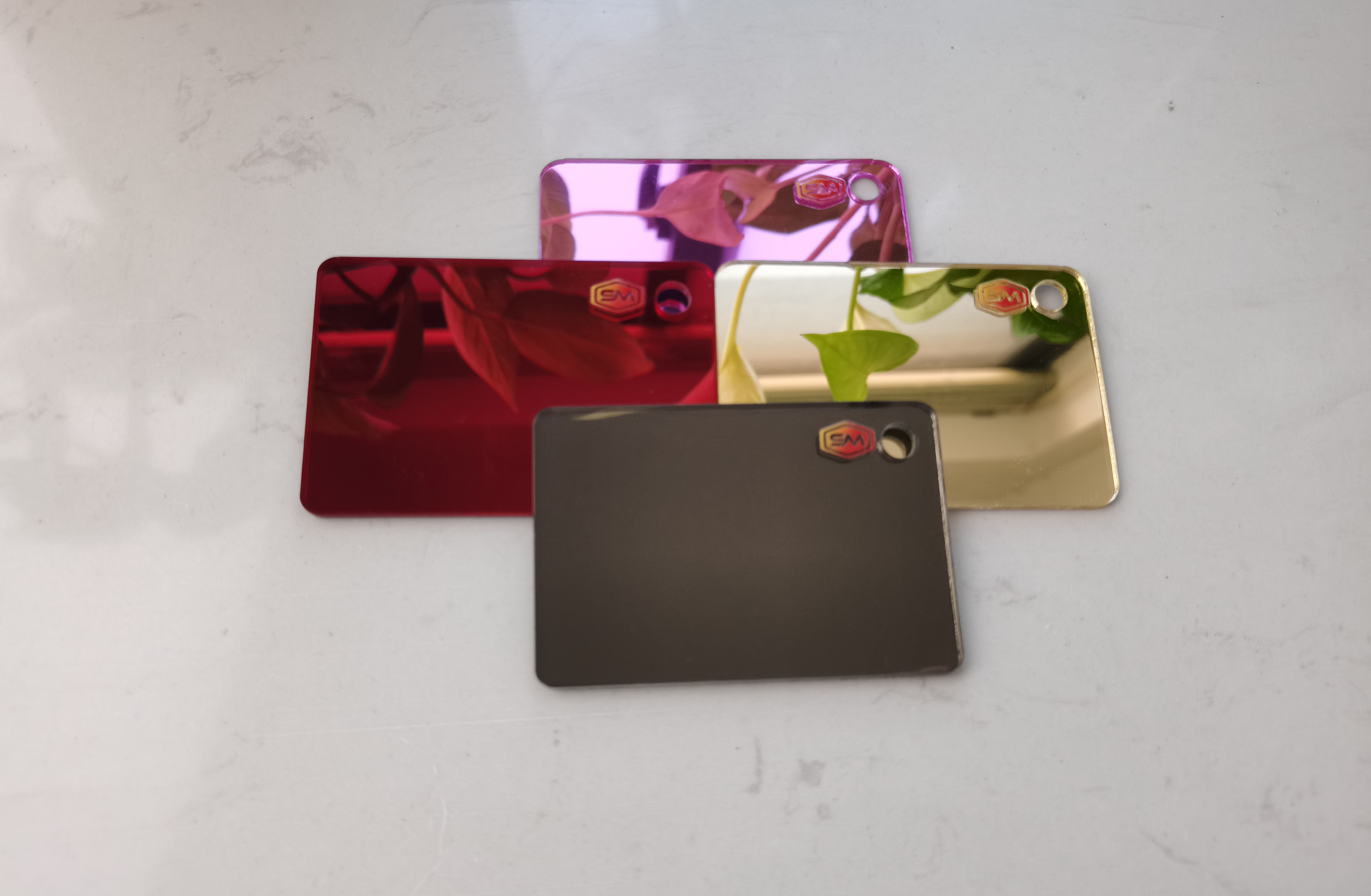 Factory Customized Colored 4x8ft 1-6mm Self Adhesive Mirror Acrylic sheet