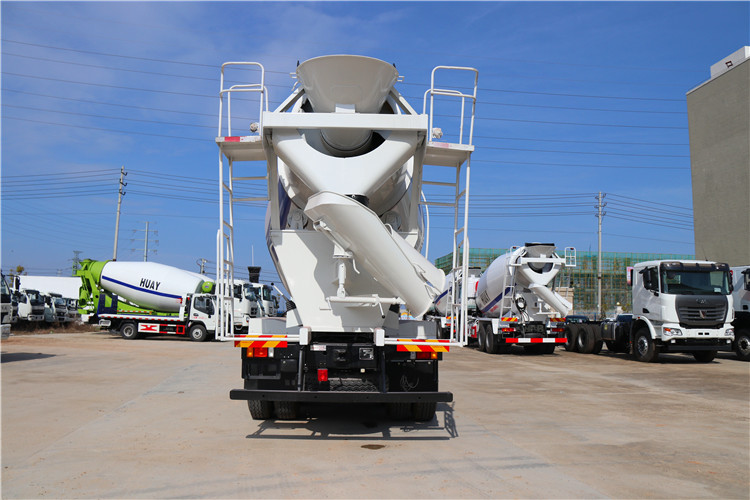 6x4 HOWO 9m3 10M3 Concrete Mixer Truck With Closely Hydraulic System