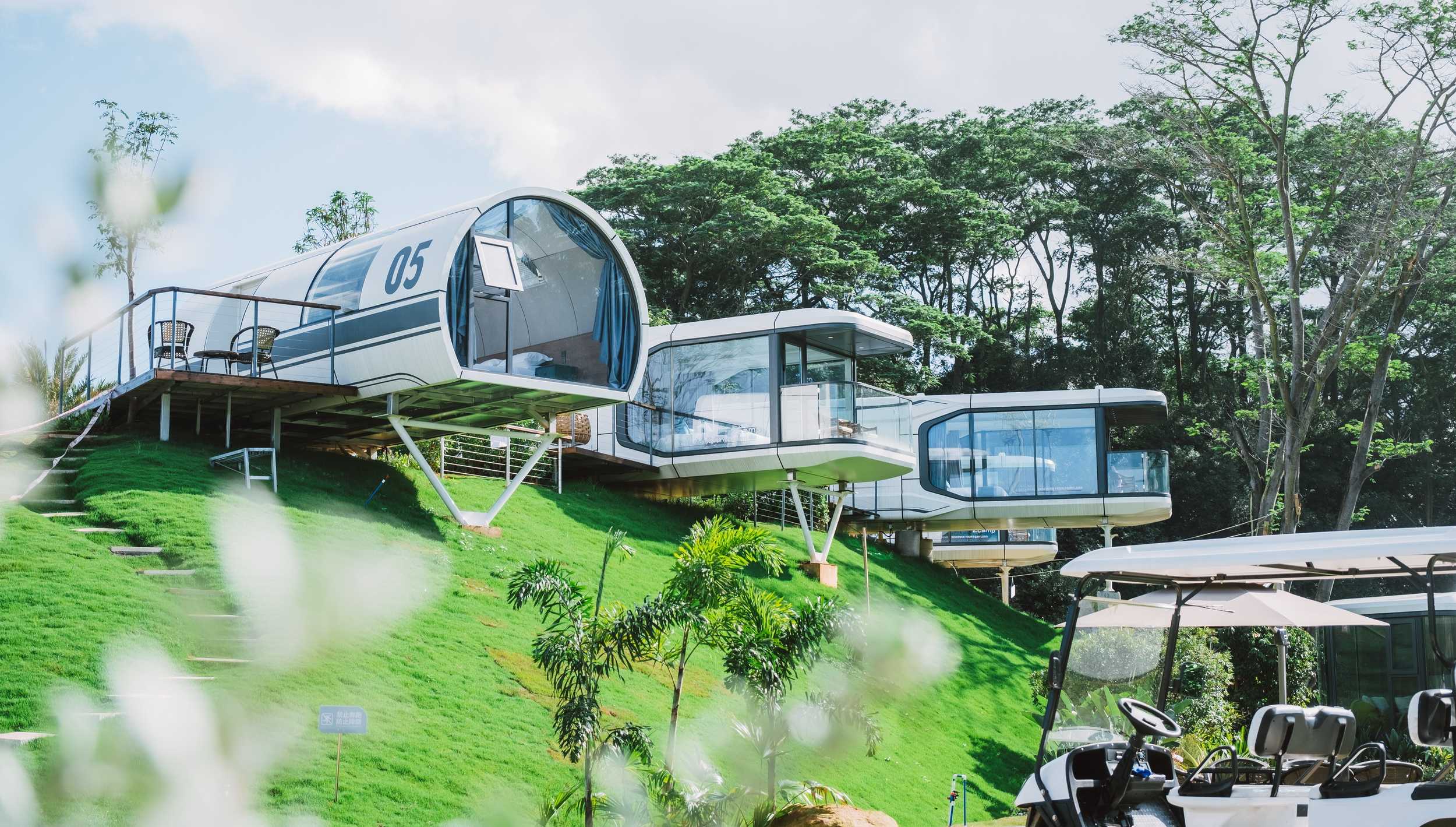 Villa Landscape Decoration Prefab House with Modular Container Home and Space Bed