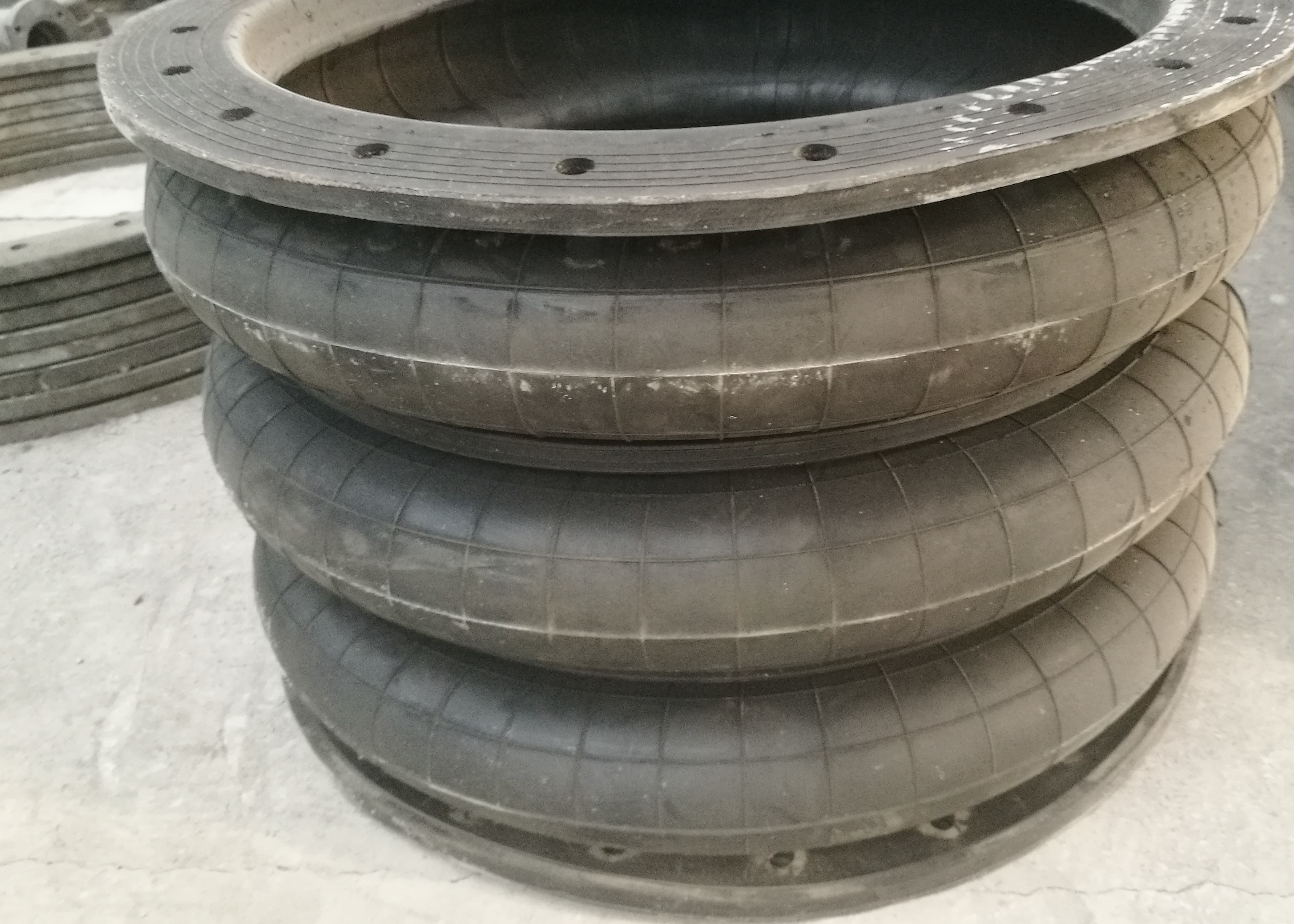 Paper Machine Parts Single /Double / Triple Rubber Air Spring GF Type In Paper Machine Press Part