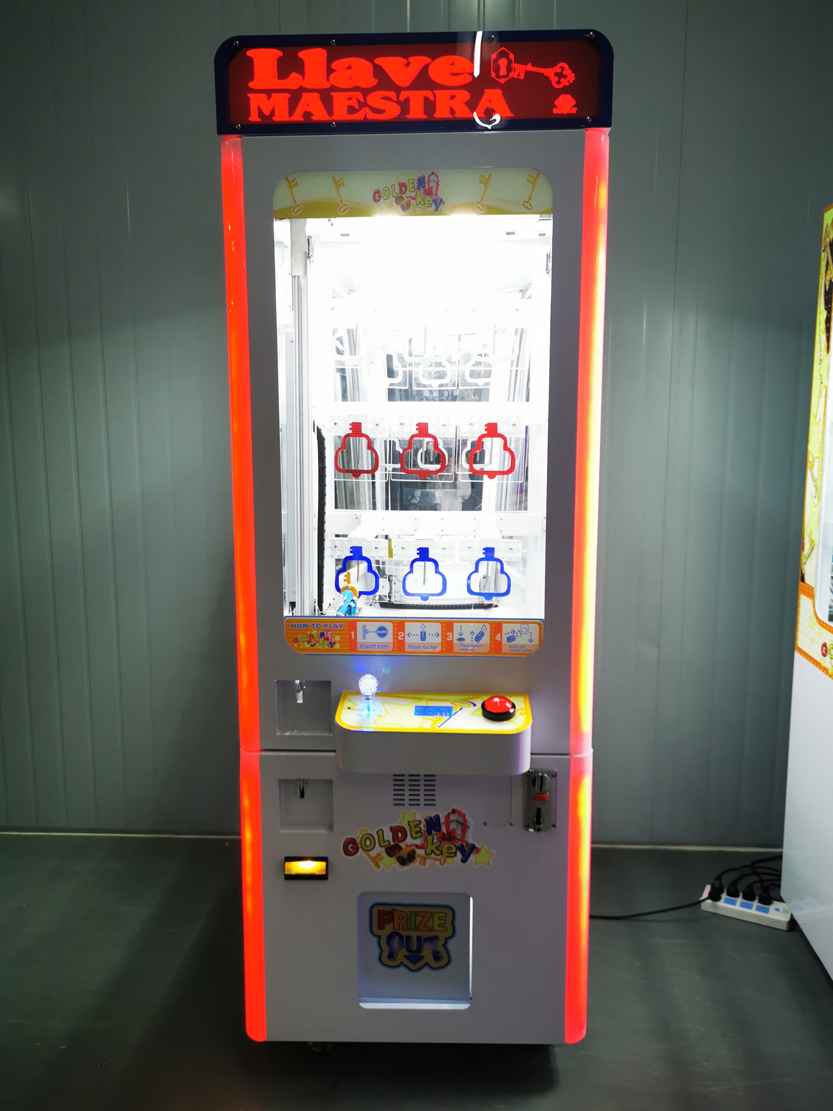 Shoe Store Gift Prizes Key Master Vending Machine the Key Master Challenge Win Prizes Keymaster Arcade Games